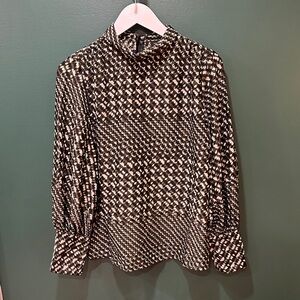 Who What Wear Black, Green, and Cream Geometric Print Blouse
